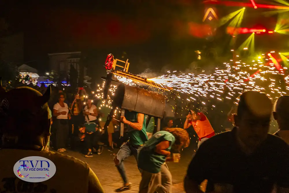 Tábara enciende sus fiestas patronales con el color de las peñas, la música y la emoción del pregón 58