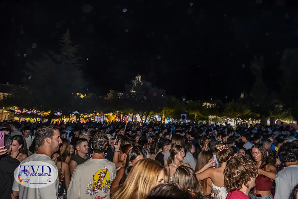 Tábara enciende sus fiestas patronales con el color de las peñas, la música y la emoción del pregón 48