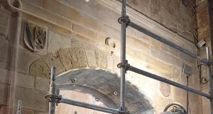 El CEB Ledo del Pozo impulsa la restauración del sepulcro de los Carvajal en San Juan del Mercado de Benavente