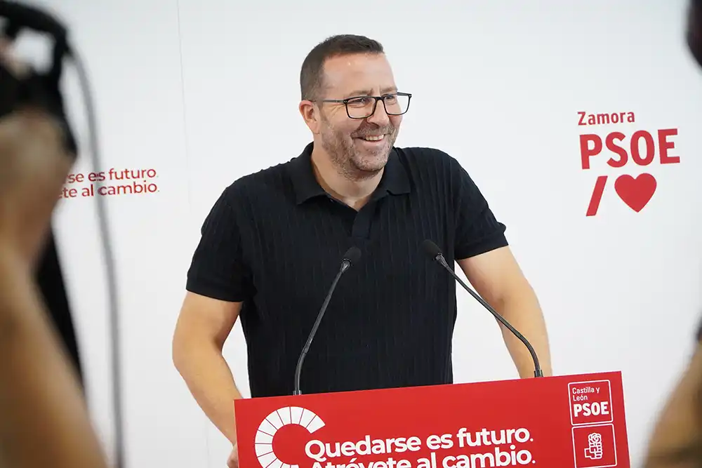 El PSOE propone reforzar la conciliación familiar en los pueblos con servicios compartidos entre municipios