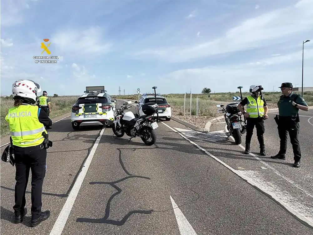 La Guardia Civil intercepta en Zamora a un conductor sin permiso en vigor tras negarse a detenerse en la A-11 1 La Guardia Civil intercepta en Zamora a un conductor sin permiso en vigor tras negarse a detenerse en la A-11