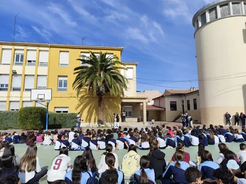 El Colegio Amor de Dios de Zamora rinde homenaje a las víctimas del accidente ferroviario de Toledo
