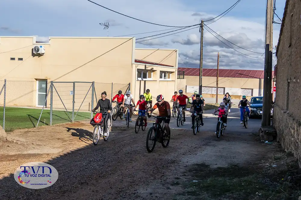La lluvia da una tregua y permite disfrutar de la ruta en bici de Magius por Tábara 6