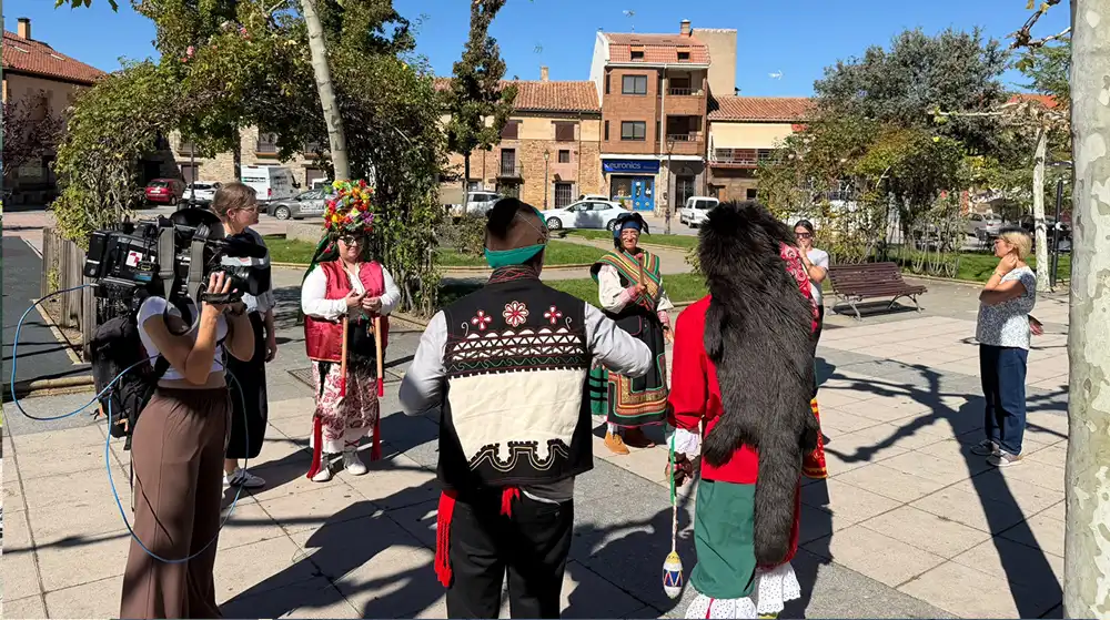 Tábara vuelve a bailar: la ilusión de todo un pueblo por recuperar sus raíces emociona en televisión 11
